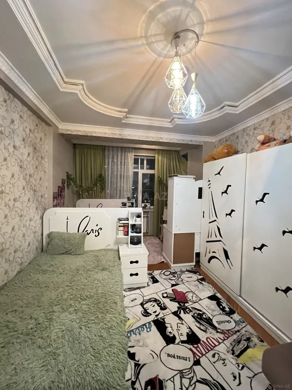 Satılır 3 otaqlı mənzil 140 m²