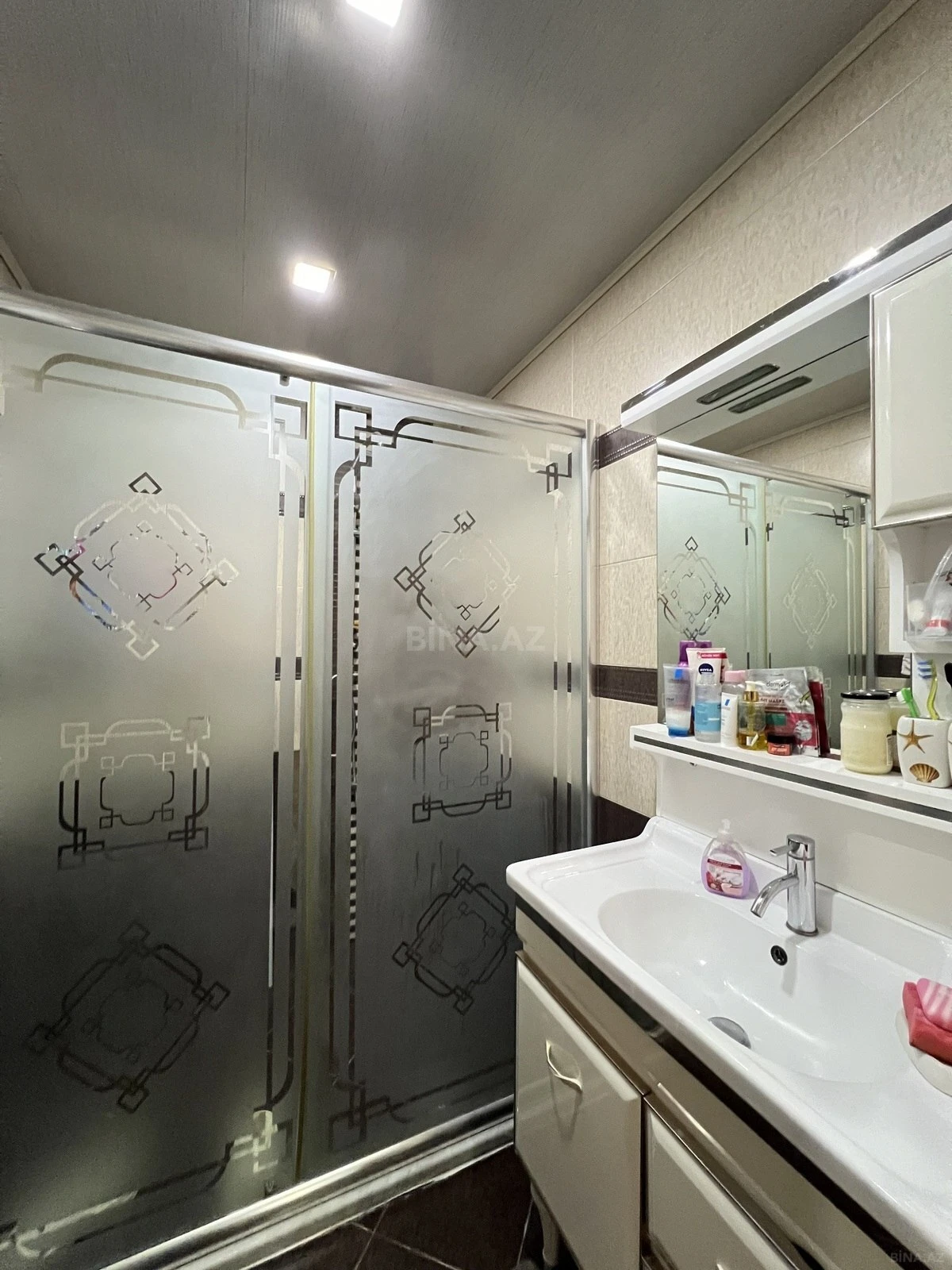 Satılır 3 otaqlı mənzil 140 m²