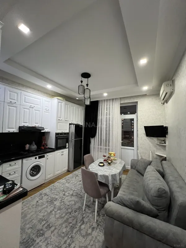 Satılır 3 otaqlı mənzil 140 m²