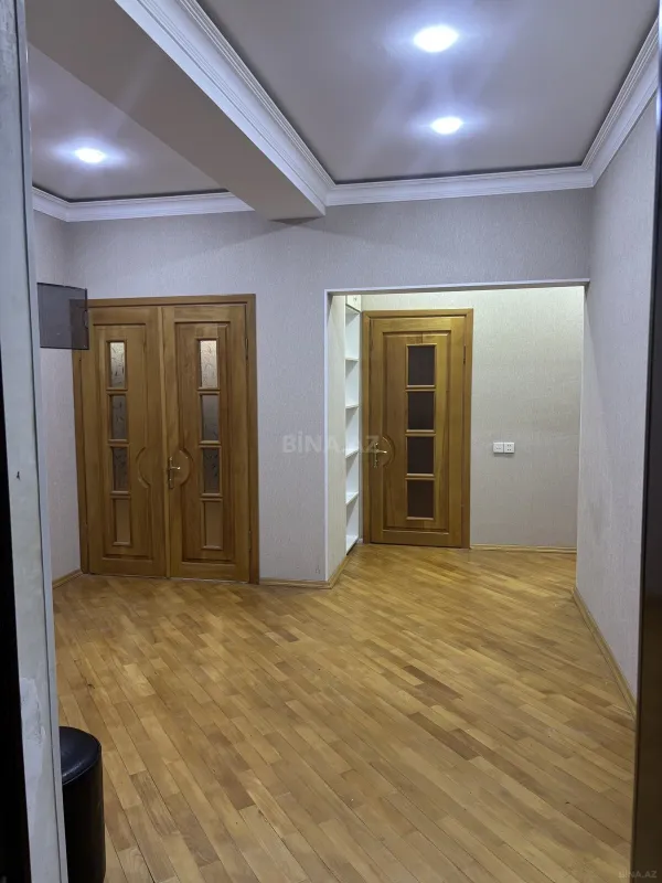 Kirayə verilir 3 otaqlı mənzil 150 m²