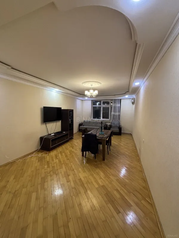 Kirayə verilir 3 otaqlı mənzil 150 m²
