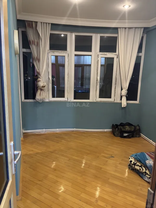 Kirayə verilir 3 otaqlı mənzil 150 m²