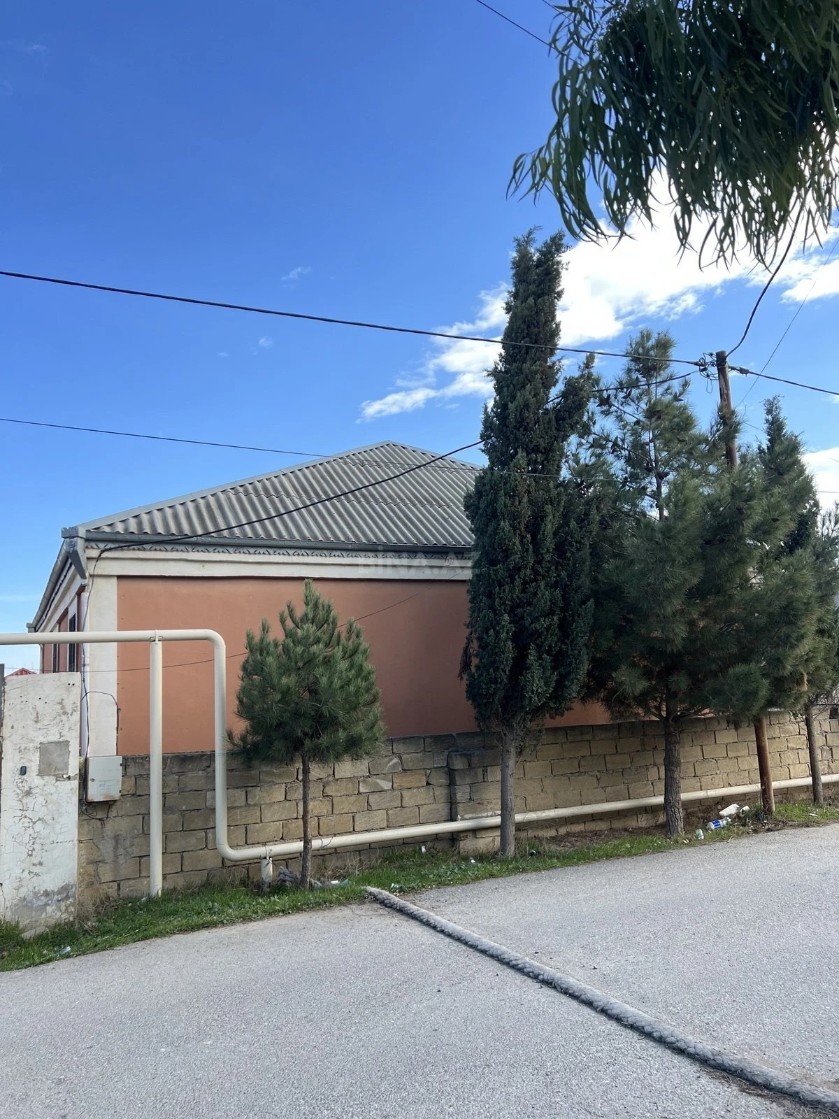 Satılır 4 otaqlı həyət evi 200 m²