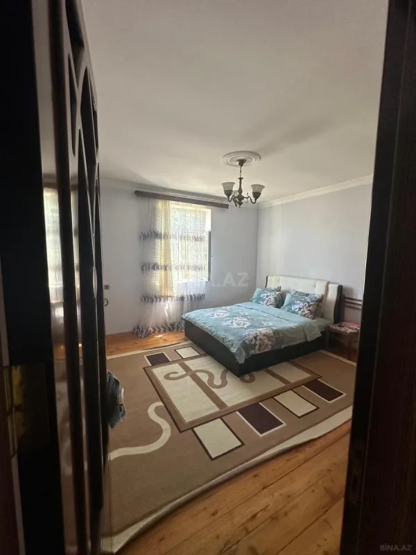 Satılır 4 otaqlı həyət evi 200 m²