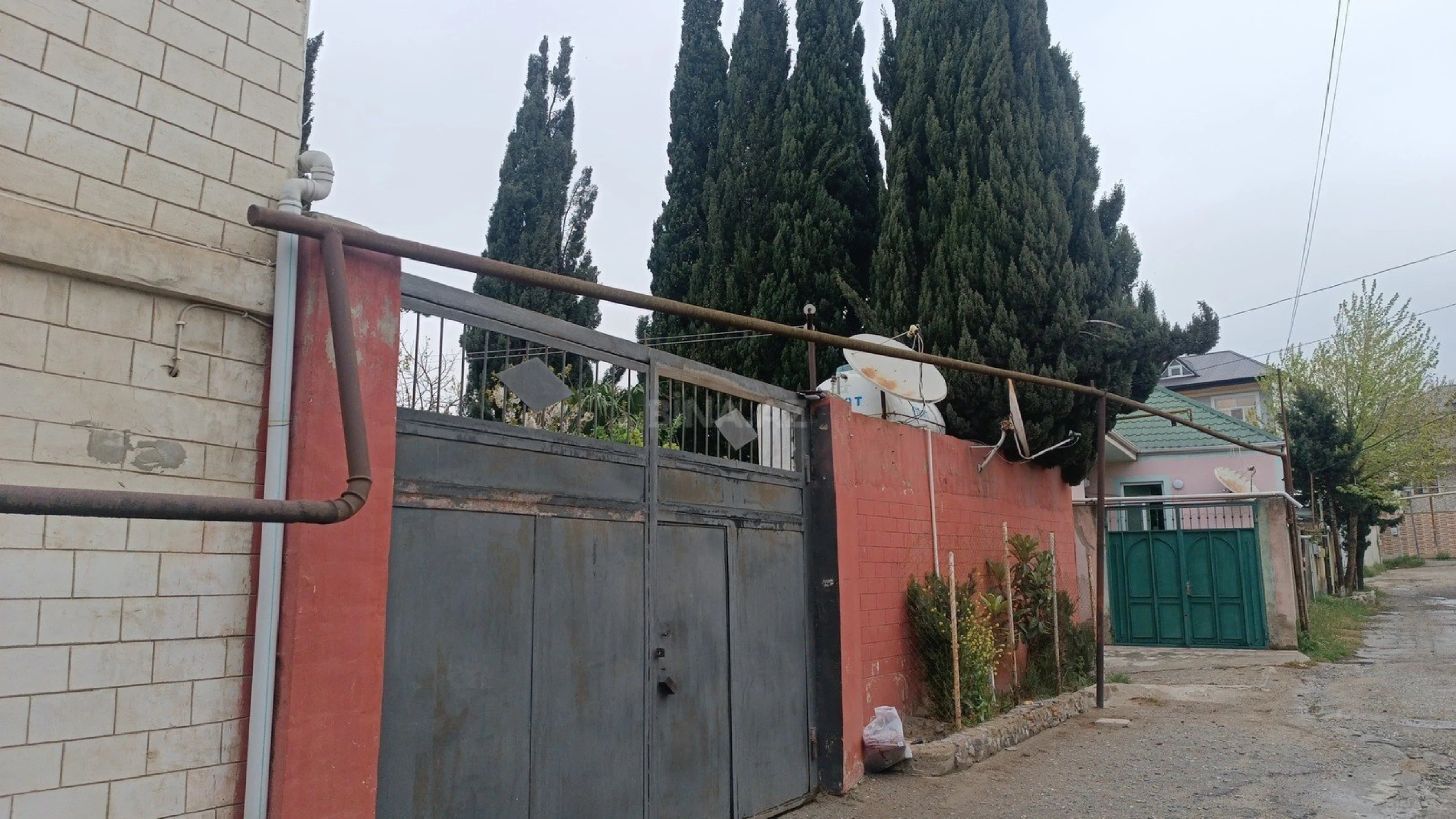 Satılır 6 otaqlı həyət evi 309 m²