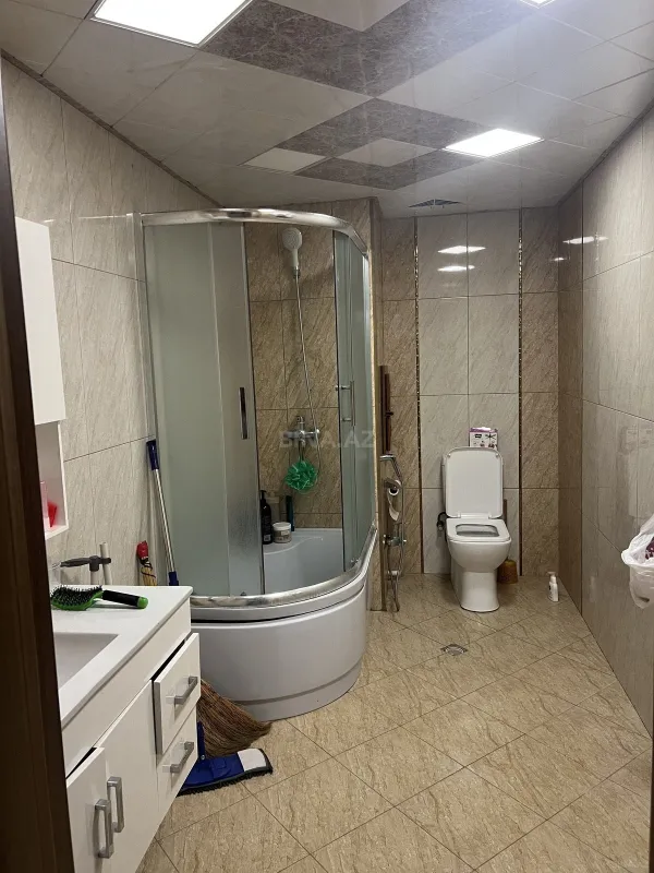 Kirayə verilir 2 otaqlı mənzil 88 m²