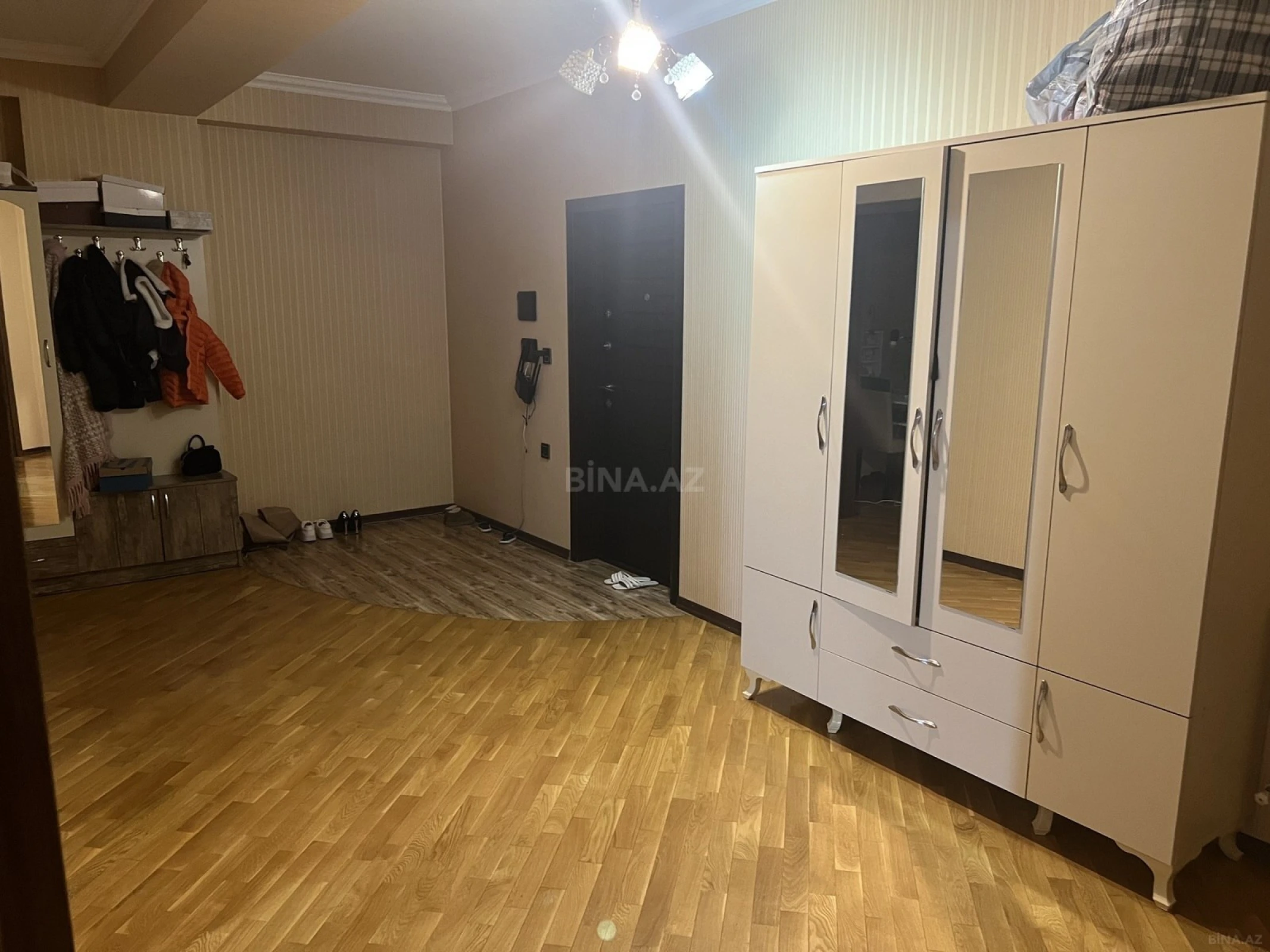 Kirayə verilir 2 otaqlı mənzil 88 m²