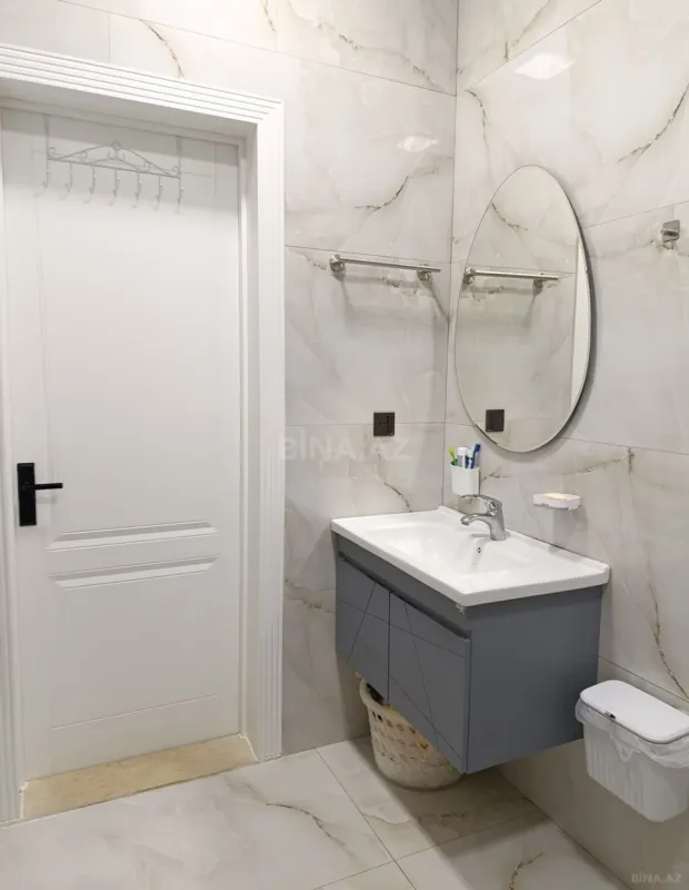 Satılır 5 otaqlı həyət evi 180 m²