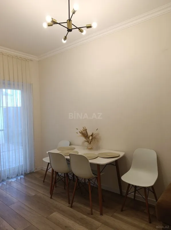 Satılır 5 otaqlı həyət evi 180 m²