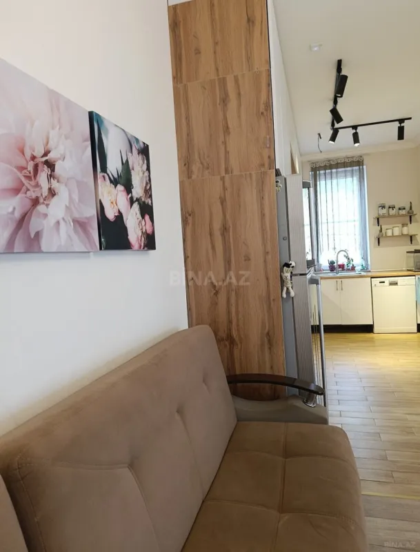 Satılır 5 otaqlı həyət evi 180 m²