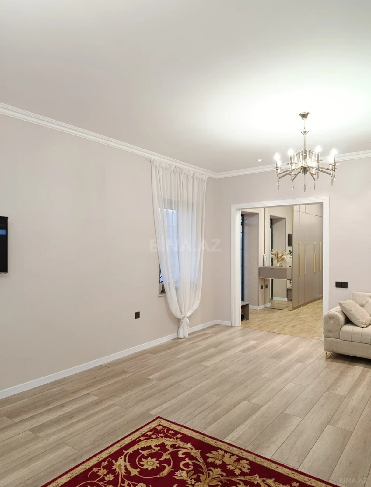 Satılır 5 otaqlı həyət evi 180 m²