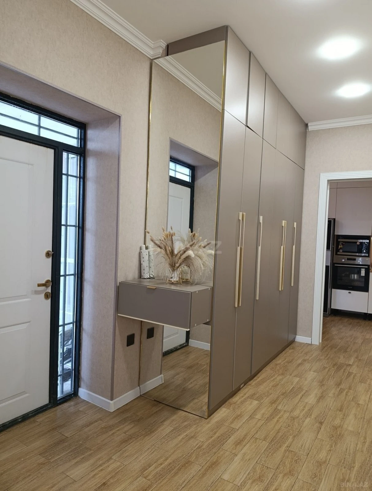 Satılır 5 otaqlı həyət evi 180 m²