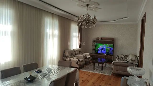 Satılır 6 otaqlı həyət evi 178 m²