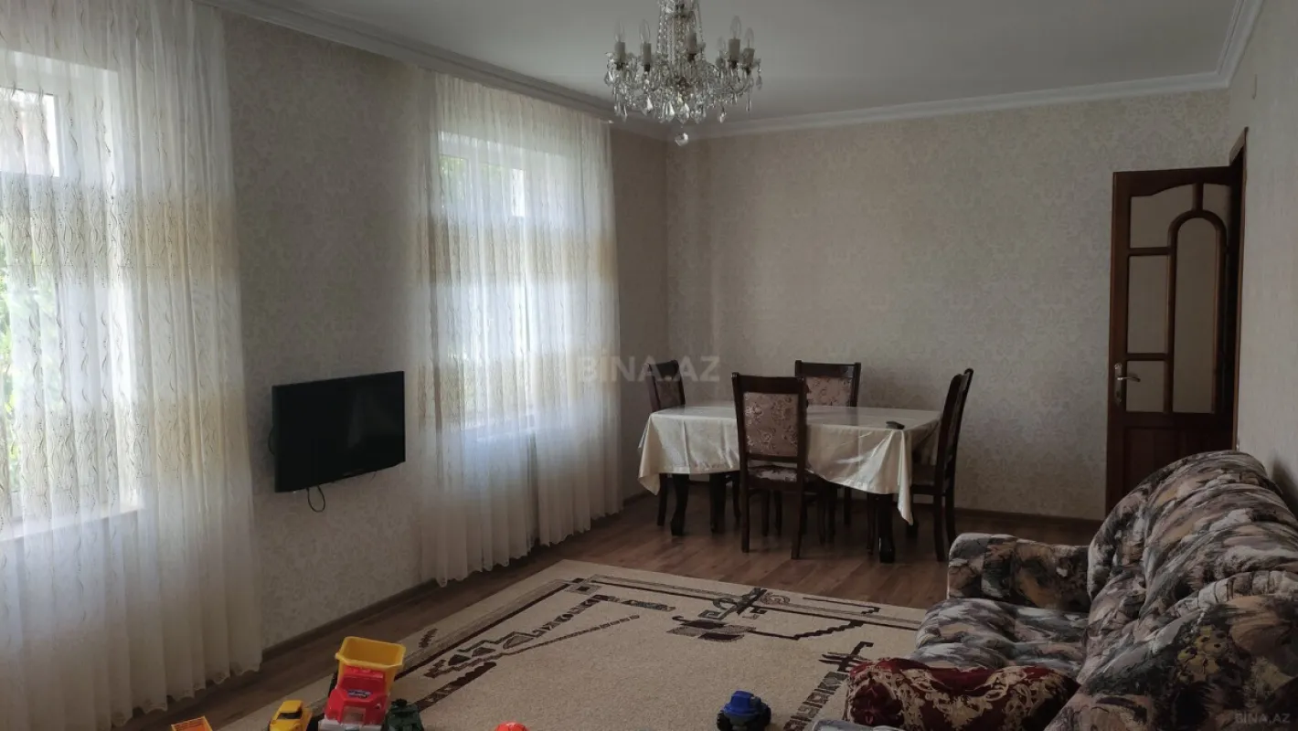 Satılır 6 otaqlı həyət evi 178 m²