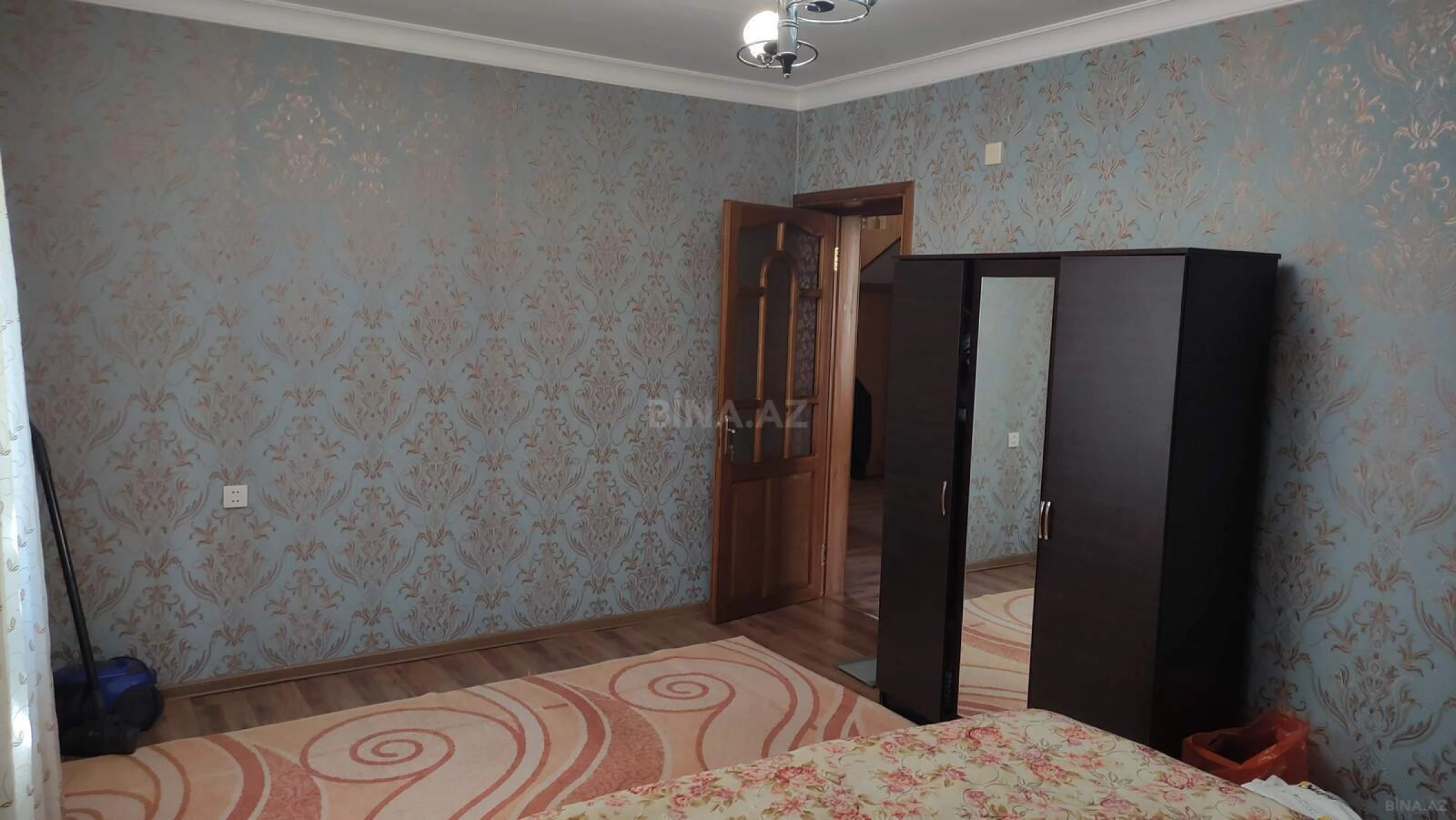 Satılır 6 otaqlı həyət evi 178 m²