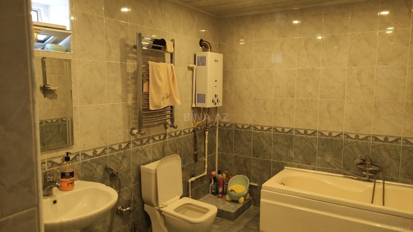 Satılır 6 otaqlı həyət evi 178 m²