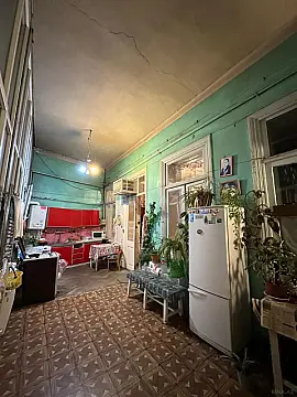 Satılır 4 otaqlı mənzil 180 m²