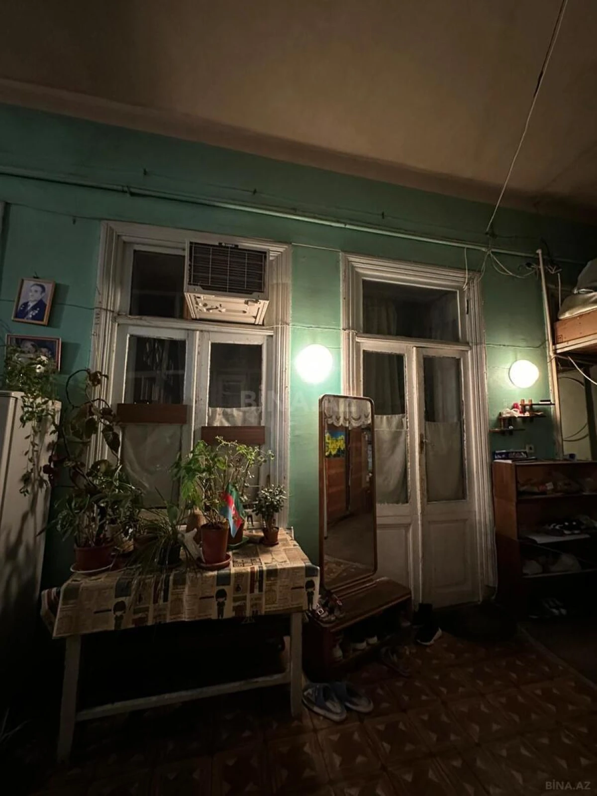 Satılır 4 otaqlı mənzil 180 m²