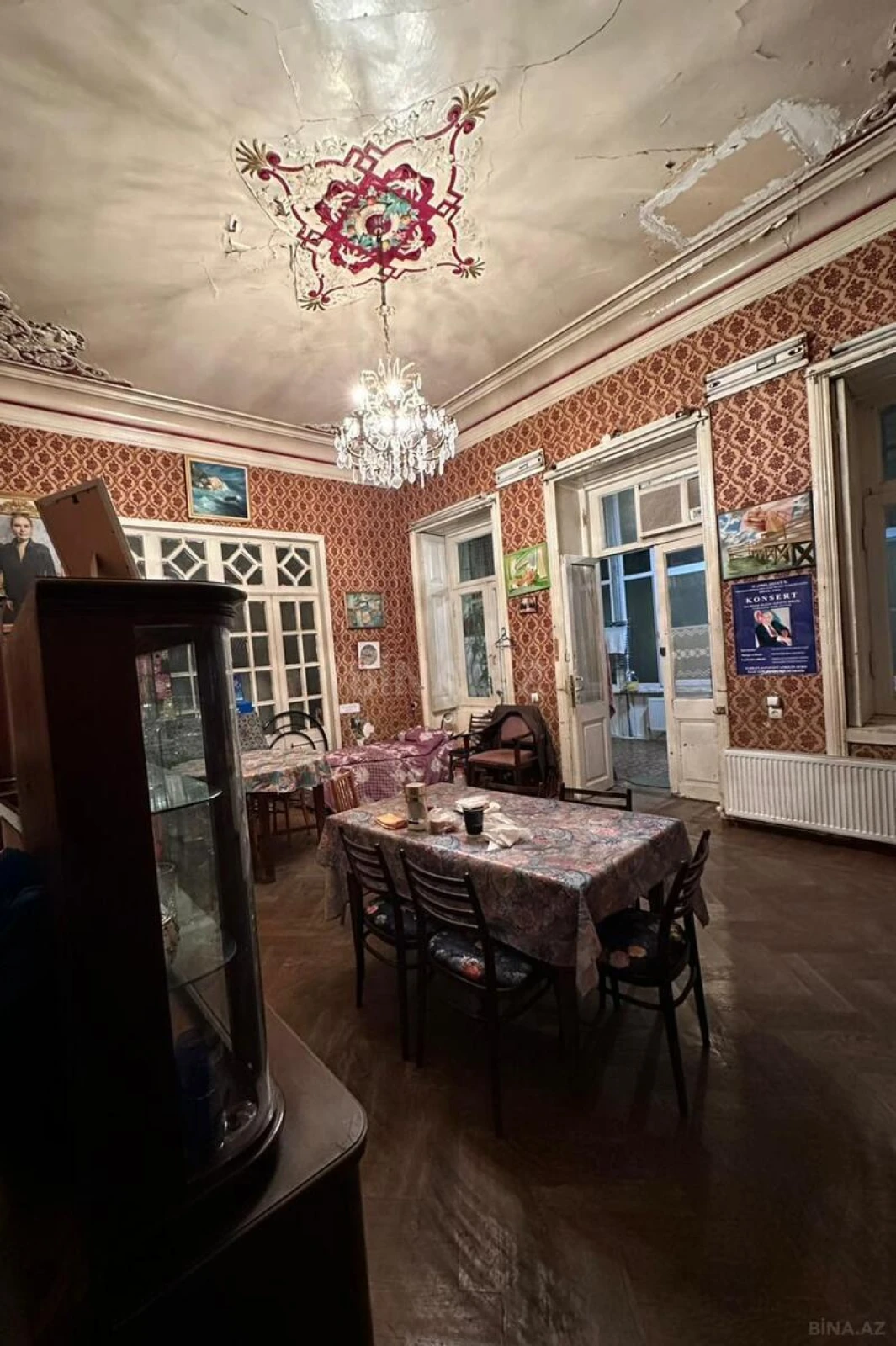 Satılır 4 otaqlı mənzil 180 m²