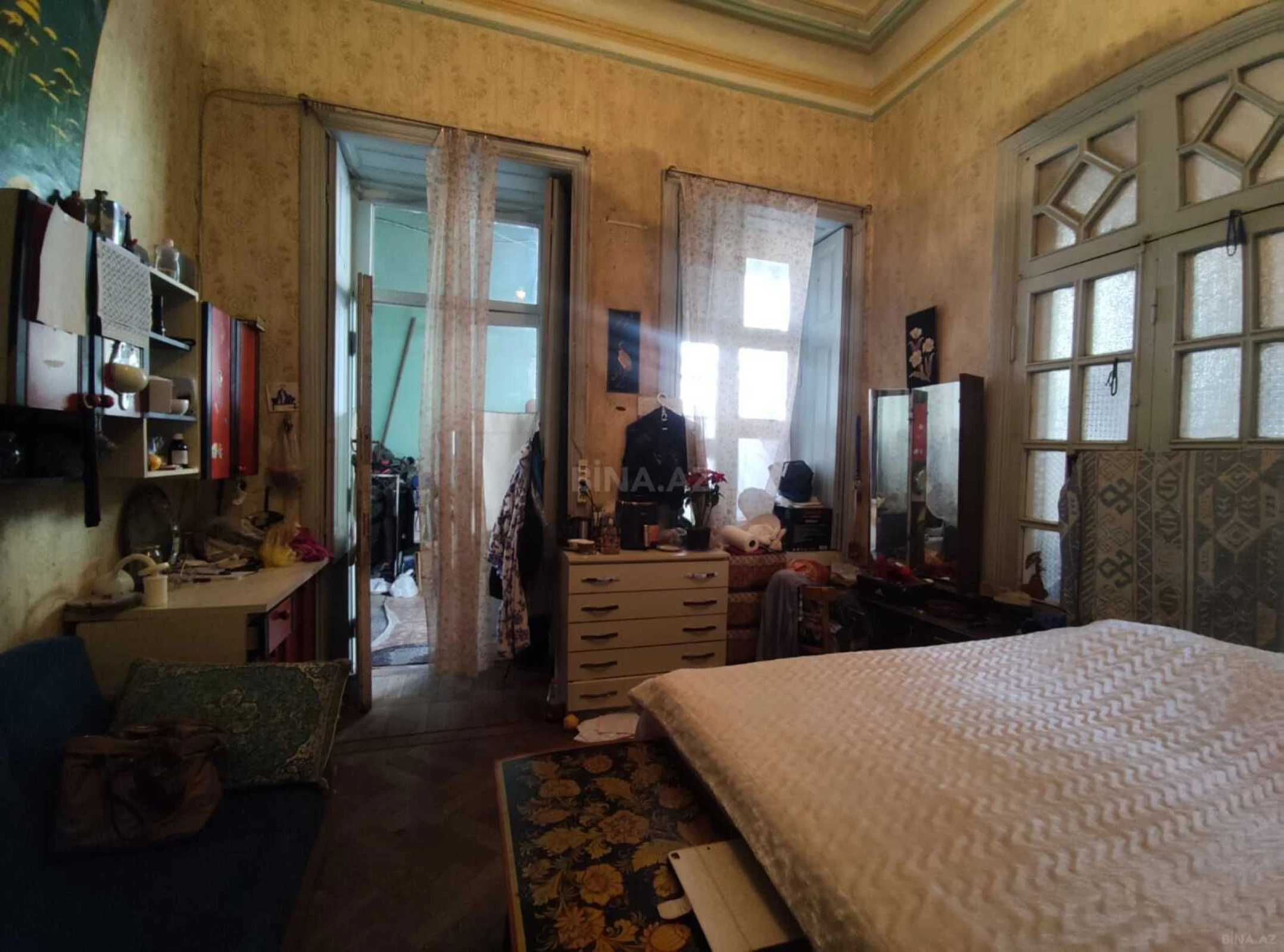 Satılır 4 otaqlı mənzil 180 m²