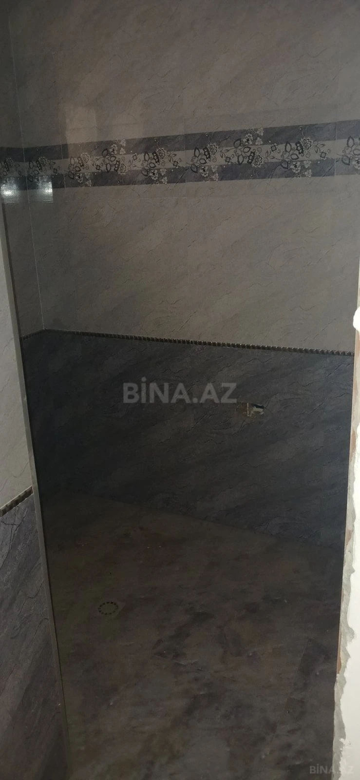 Satılır 7 otaqlı həyət evi 400 m²