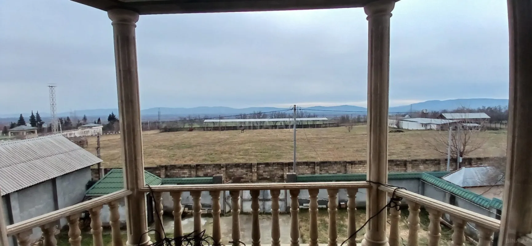 Satılır 7 otaqlı həyət evi 400 m²