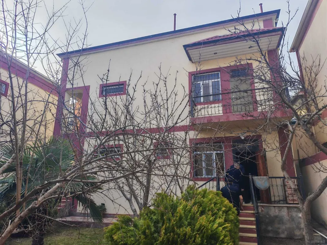 Kirayə verilir 7 otaqlı həyət evi 300 m²