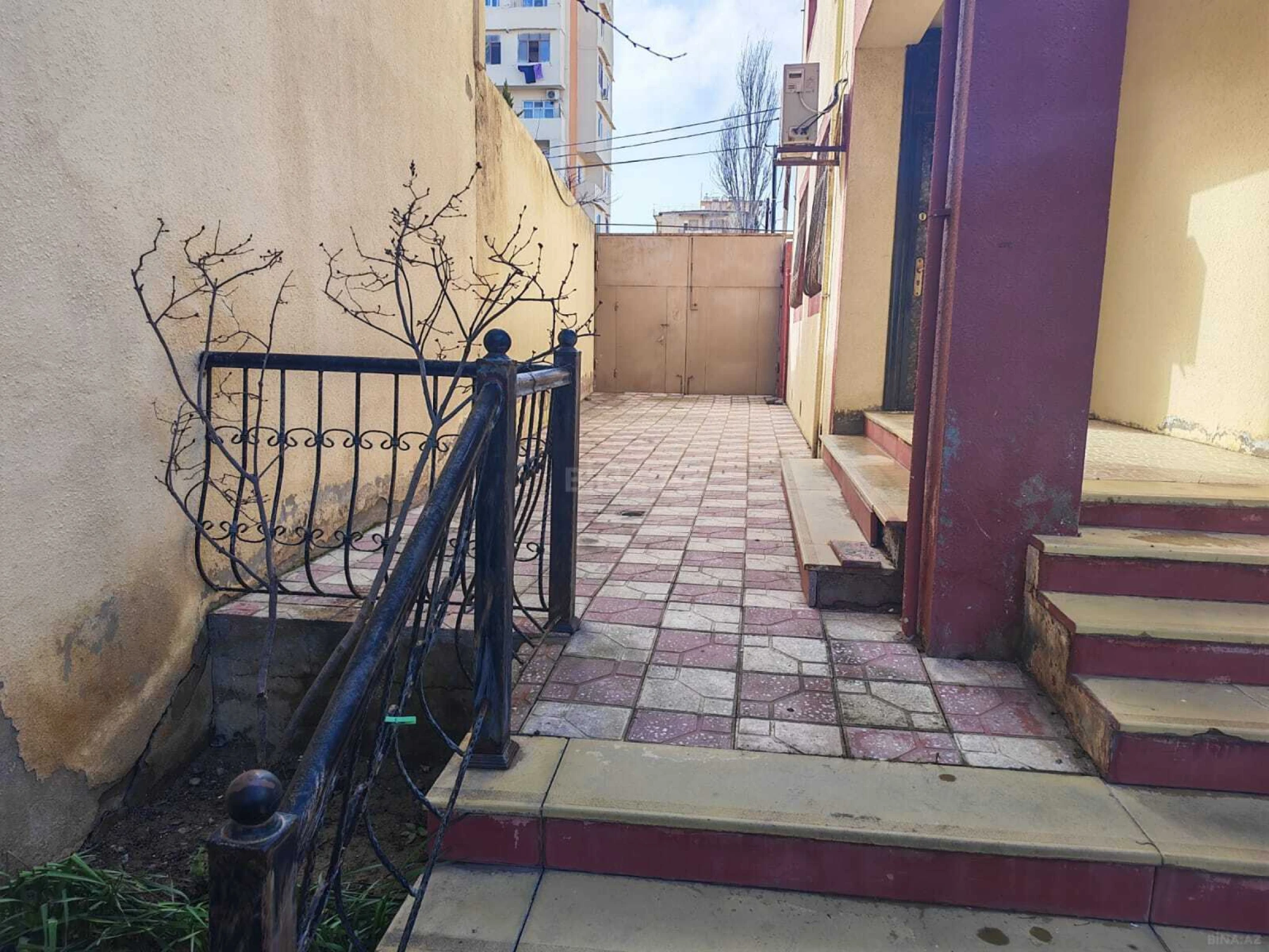 Kirayə verilir 7 otaqlı həyət evi 300 m²