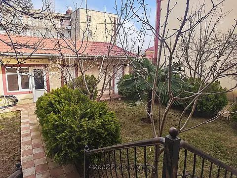 Kirayə verilir 7 otaqlı həyət evi 300 m² — Bakı, Köhnə Günəşli 7 otaq 300.00 m²