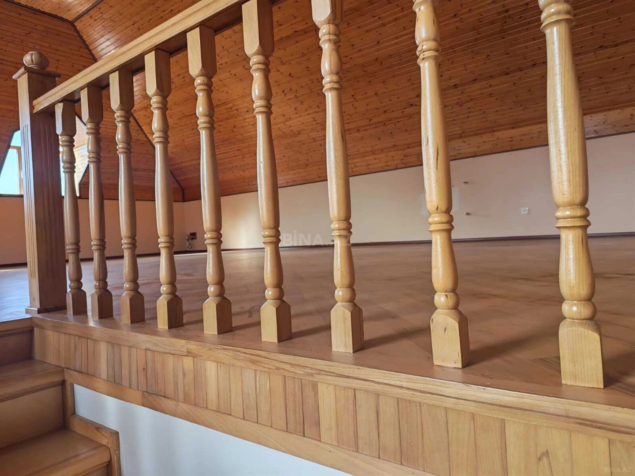 Kirayə verilir 7 otaqlı həyət evi 300 m²