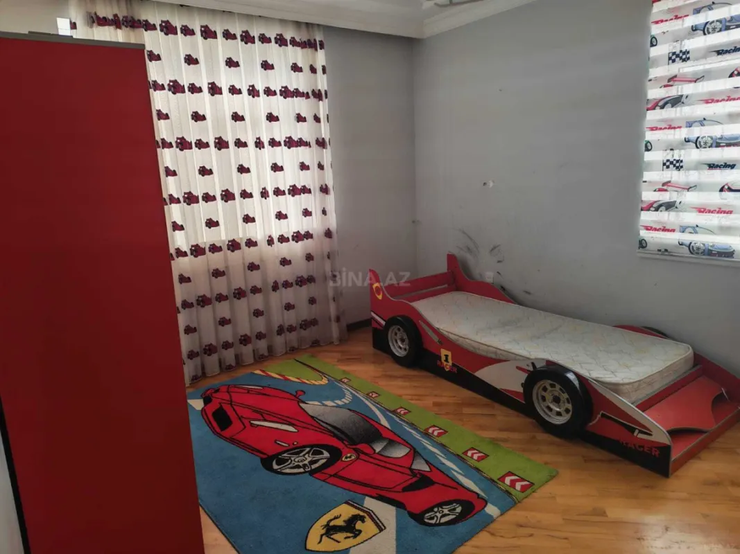 Kirayə verilir 7 otaqlı həyət evi 300 m²