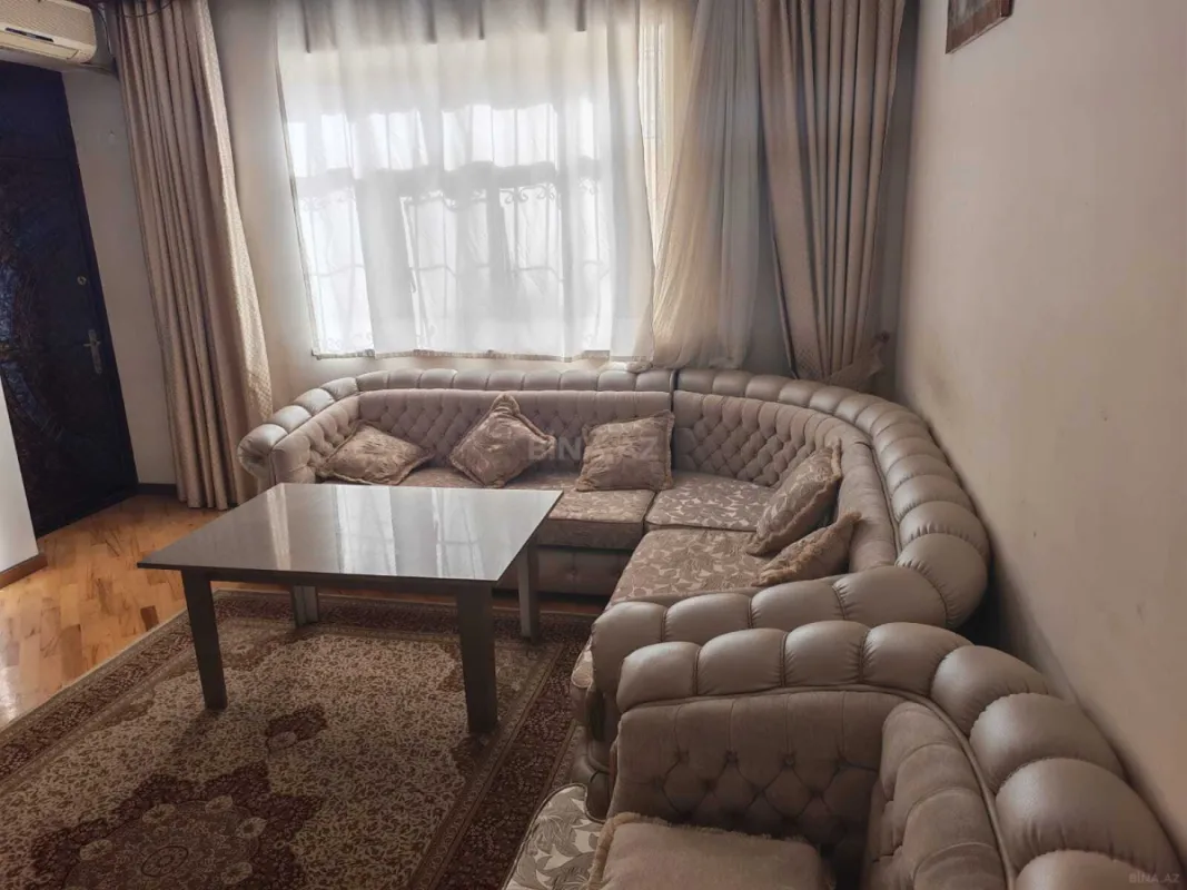 Kirayə verilir 7 otaqlı həyət evi 300 m²