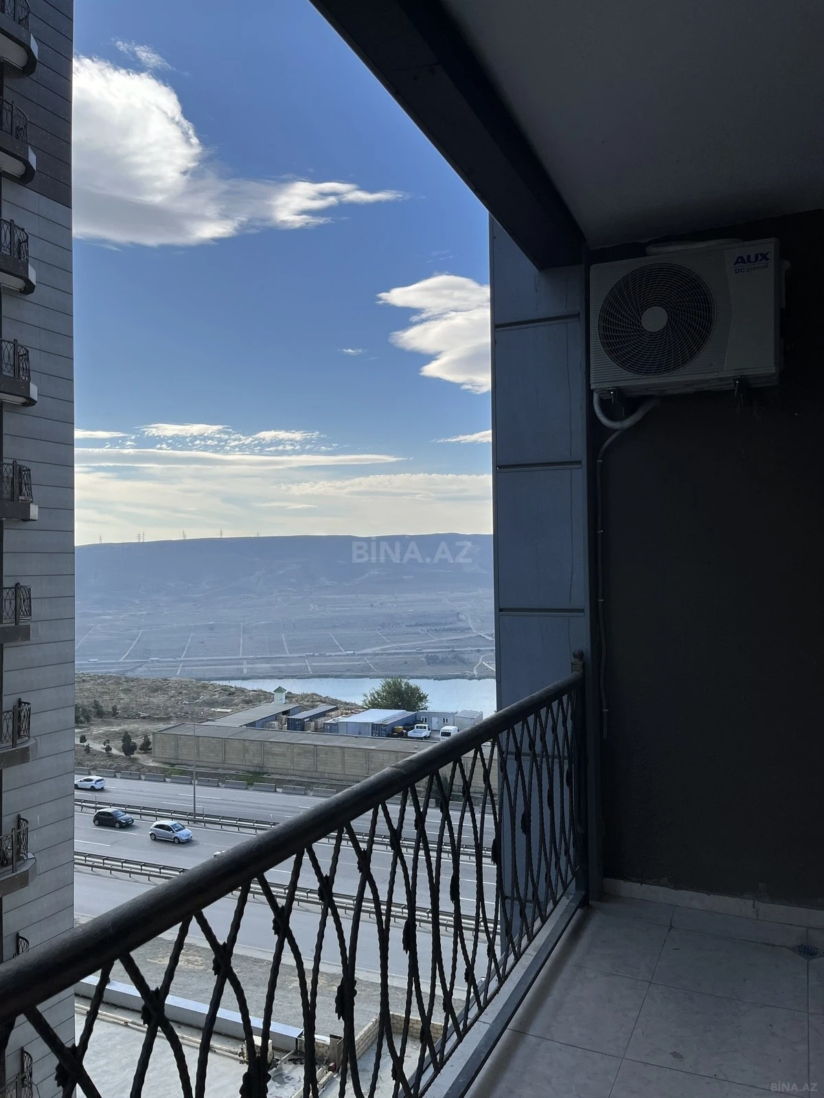 Satılır 3 otaqlı mənzil 130 m²