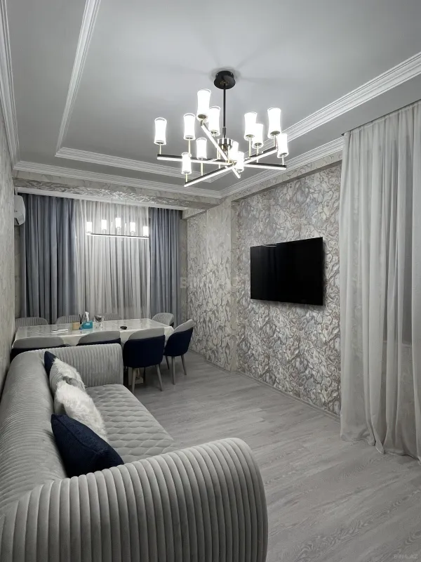 Satılır 3 otaqlı mənzil 130 m²