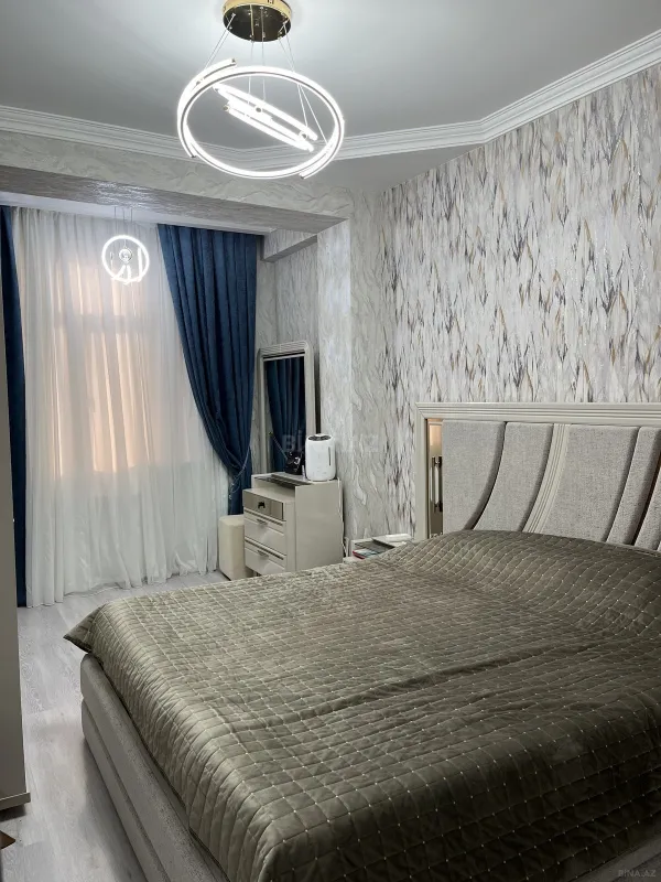 Satılır 3 otaqlı mənzil 130 m²