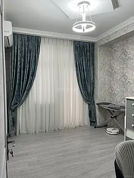 Satılır 3 otaqlı mənzil 130 m²