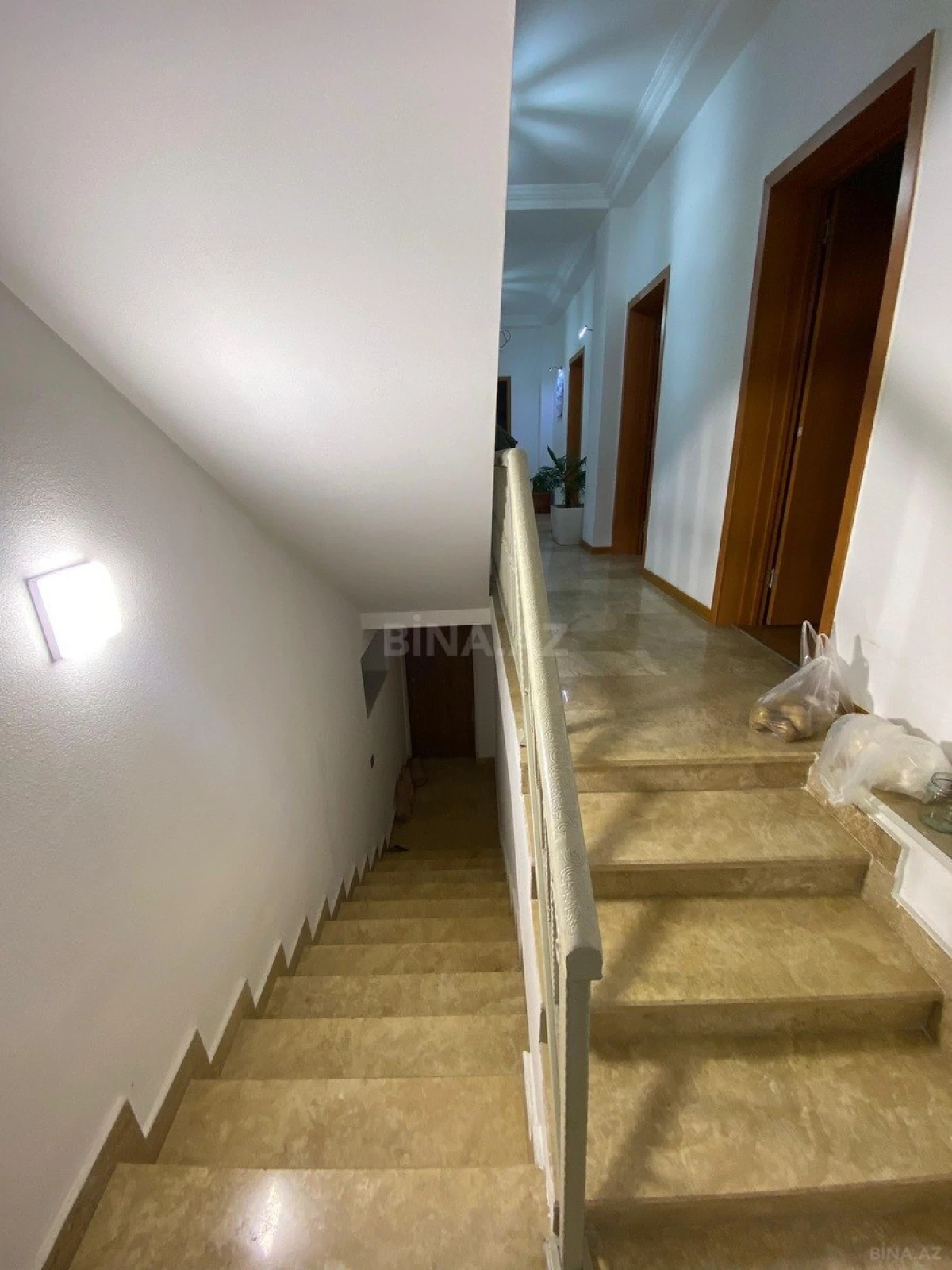 Satılır 6 otaqlı həyət evi 450 m²