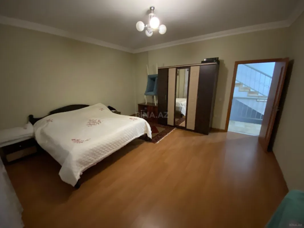 Satılır 6 otaqlı həyət evi 450 m²