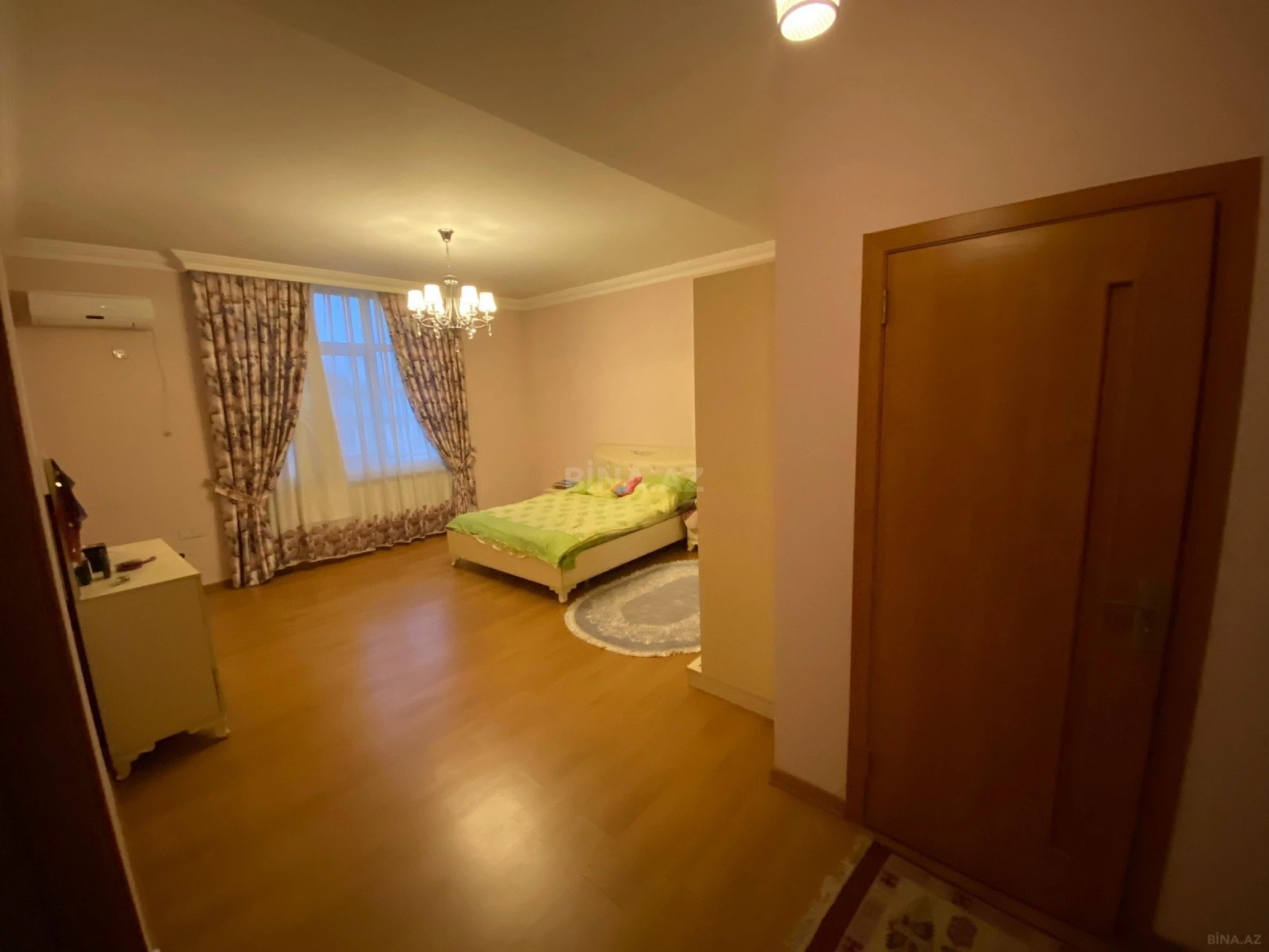 Satılır 6 otaqlı həyət evi 450 m²