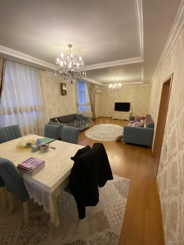 Satılır 6 otaqlı həyət evi 450 m²