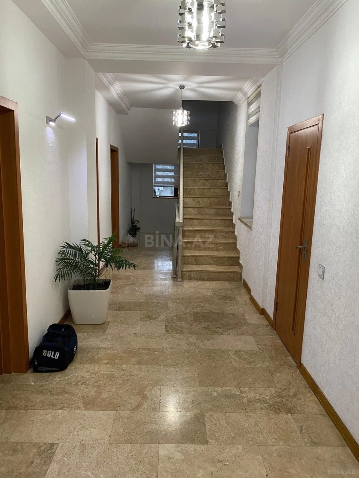 Satılır 6 otaqlı həyət evi 450 m²