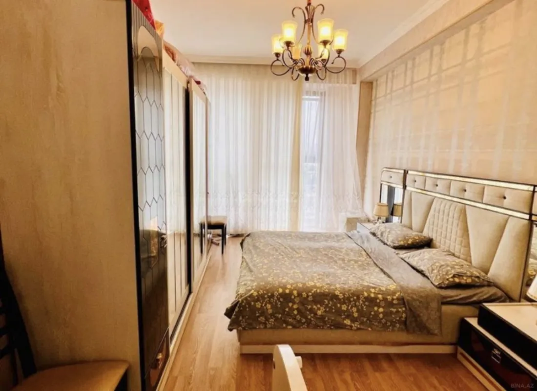 Satılır 3 otaqlı mənzil 105 m²