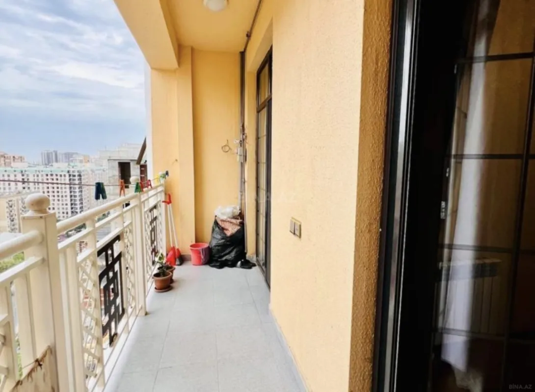 Satılır 3 otaqlı mənzil 105 m²