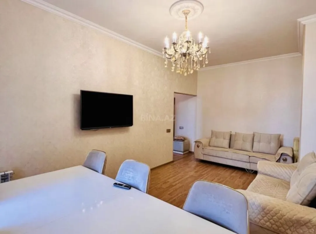 Satılır 3 otaqlı mənzil 105 m²