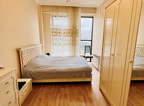 Satılır 3 otaqlı mənzil 105 m²