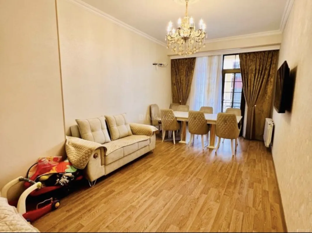 Satılır 3 otaqlı mənzil 105 m²
