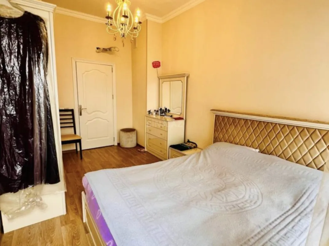 Satılır 3 otaqlı mənzil 105 m²