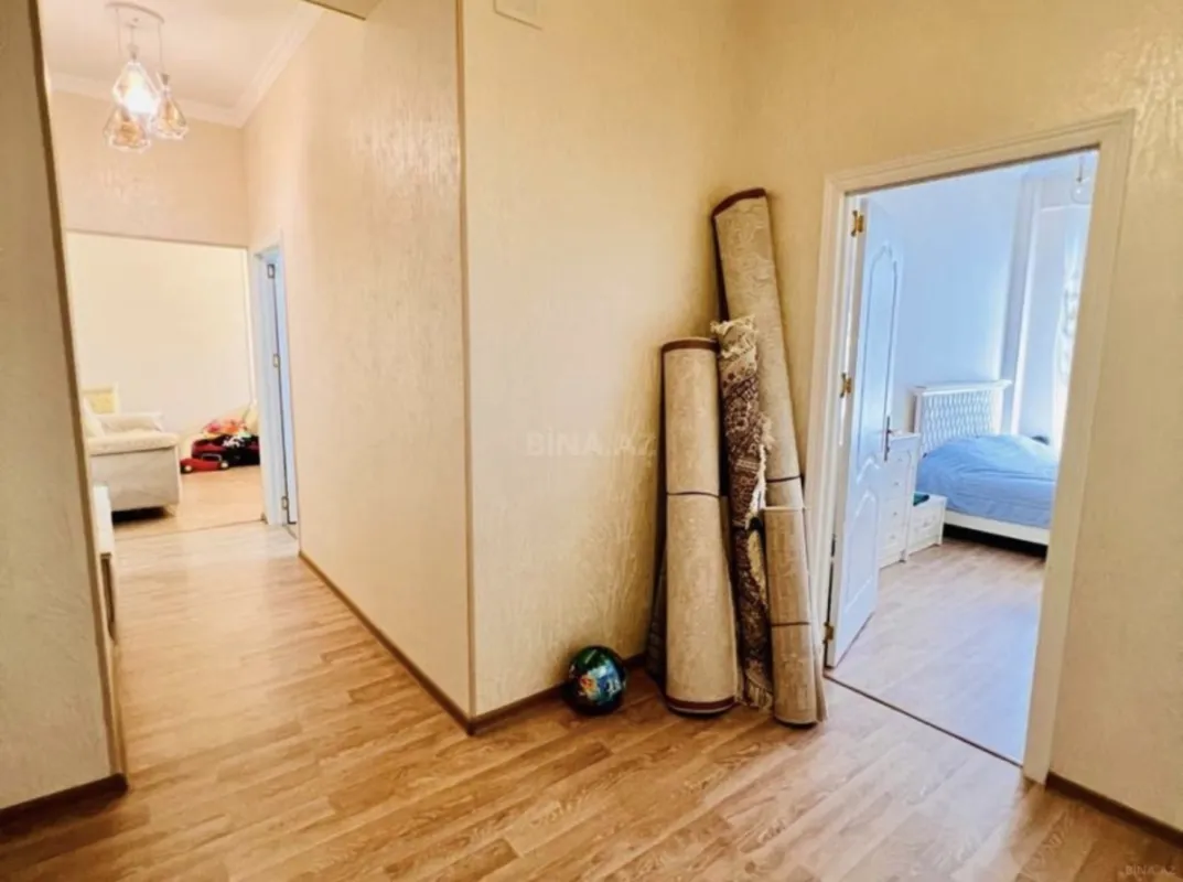 Satılır 3 otaqlı mənzil 105 m²