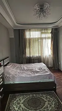 Satılır 3 otaqlı mənzil 135 m²