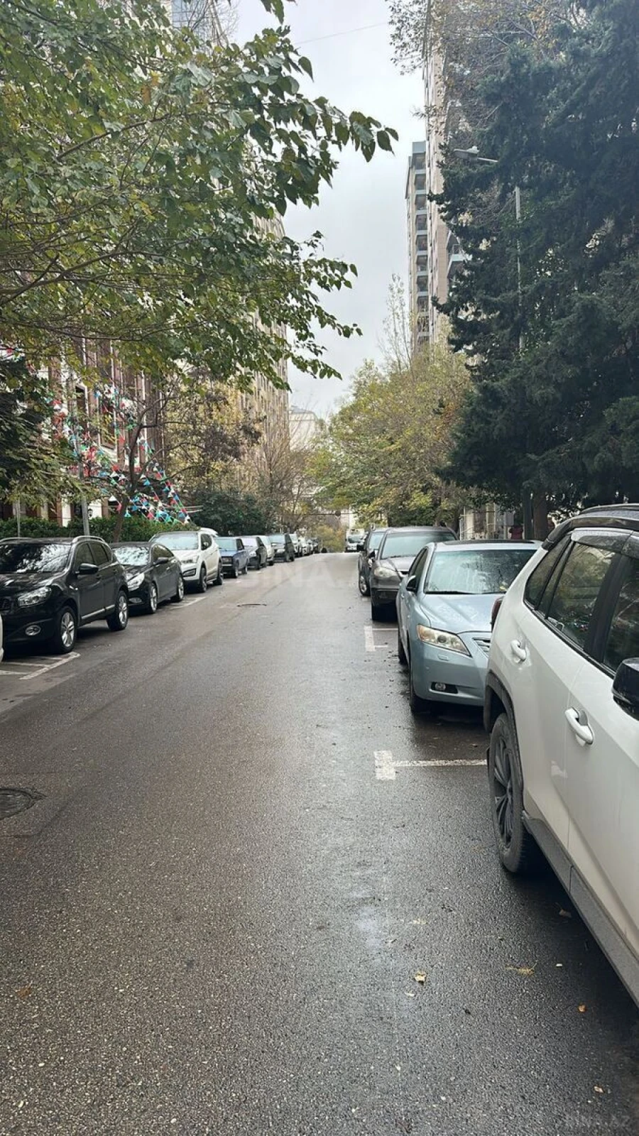 Satılır 3 otaqlı mənzil 135 m²